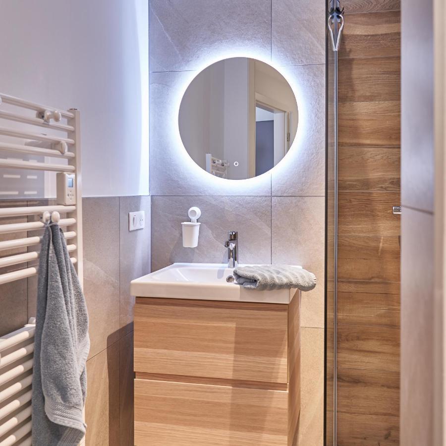 Des Victoires Apartment *